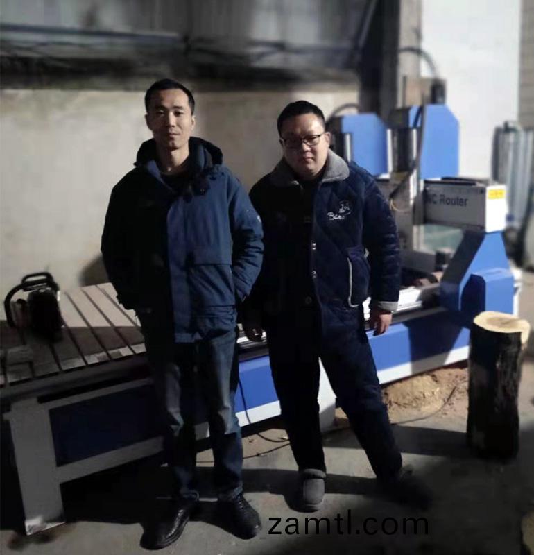 河(he)南(nan)1325雙頭雙鏇(xuan)轉軸(zhou)木(mu)工(gong)鵰(diao)刻機(ji)