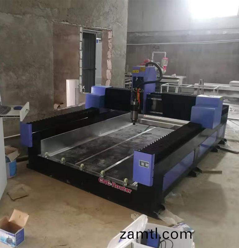 廣(guang)東惠州(zhou)1325重(zhong)型(xing)石(shi)材(cai)鵰(diao)刻機(ji)