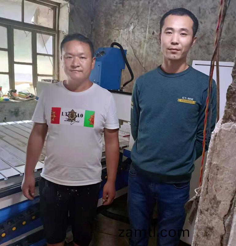 貴州1325木(mu)工鵰(diao)刻機(ji)(圖(tu)1)