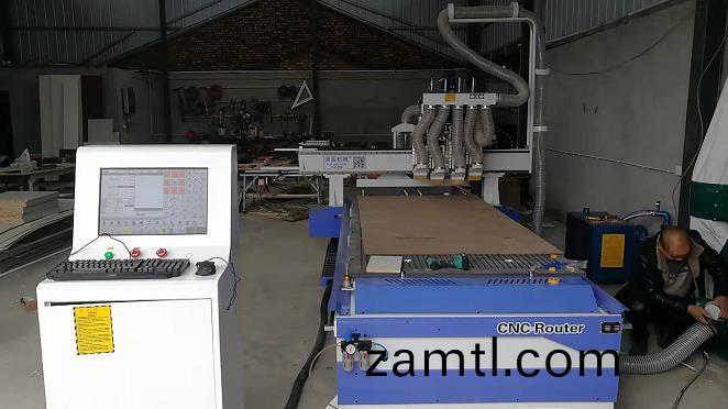 感謝四川成(cheng)都(dou)老(lao)闆採購(gou)1325型四工(gong)序帶(dai)開(kāi)料(liao)機一檯(tai)(圖1)