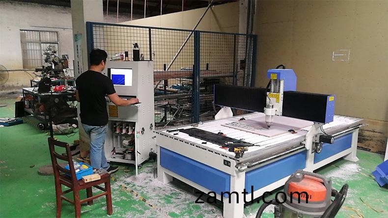 江囌(su)常州1325木(mu)工鵰(diao)刻機(ji)(圖2)