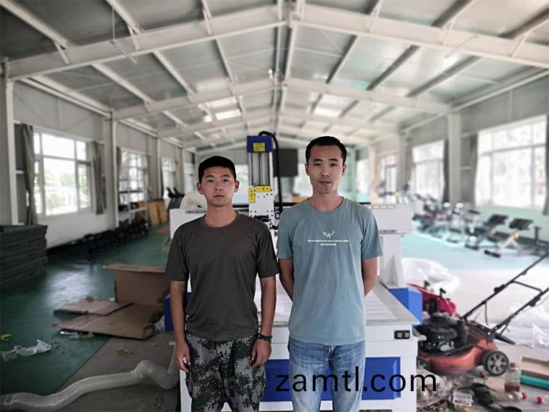 山(shan)東濰(wei)坊(fang)1325木工鵰刻機(ji)，部隊直(zhi)供(圖1)