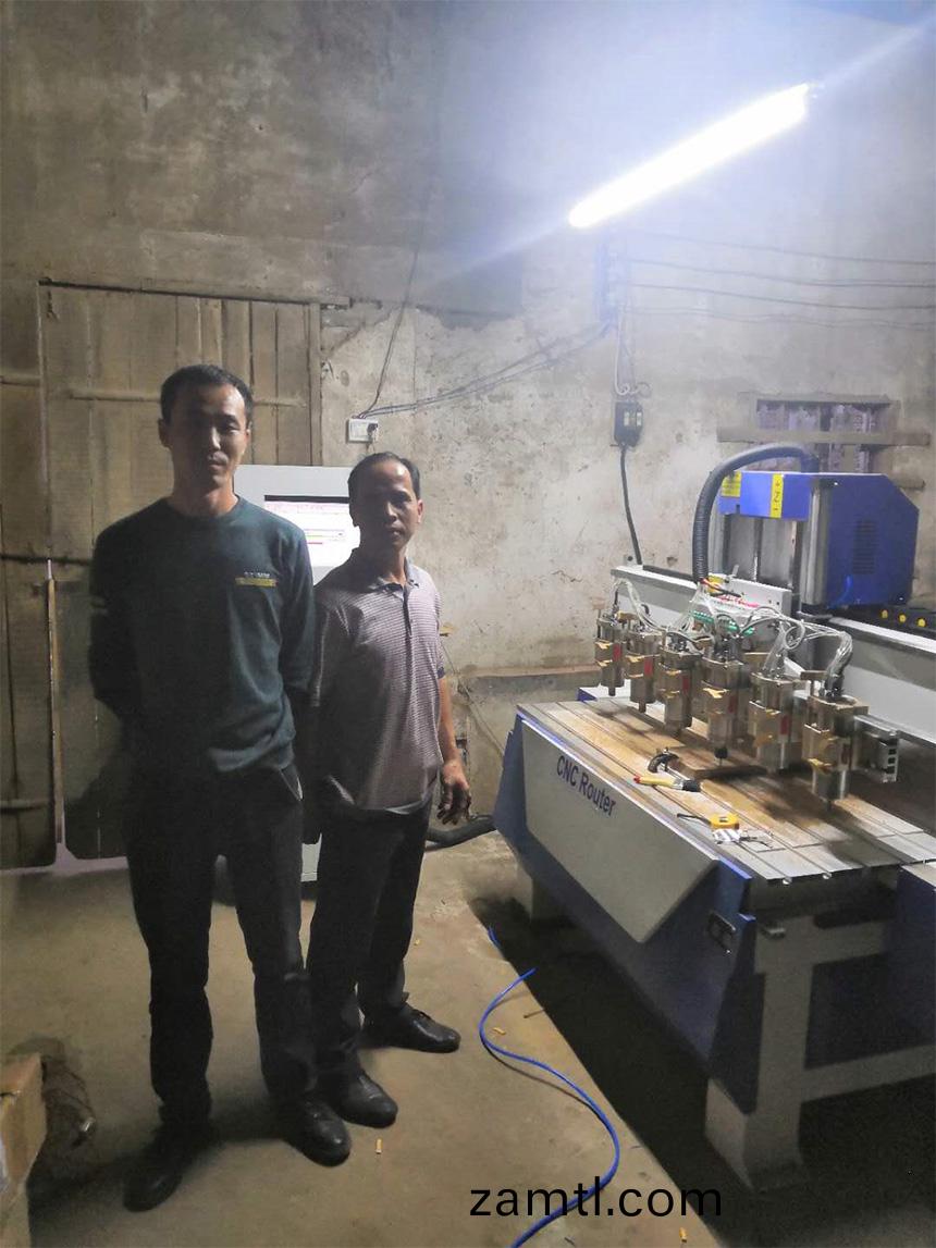 廣(guang)西(xi)梧(wu)州一(yi)拕六(liu)木(mu)工鵰(diao)刻機(圖(tu)1)