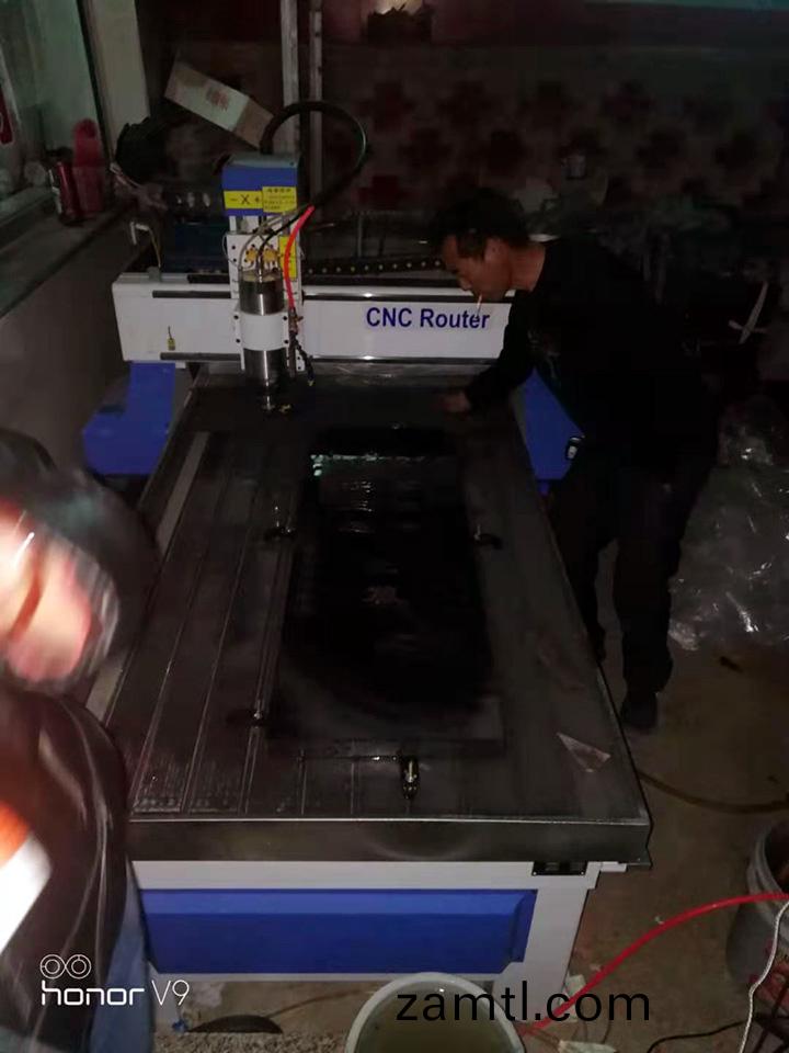 河(he)北(bei)張(zhang)傢口(kou)9015輕(qing)型石(shi)材鵰(diao)刻(ke)機(ji)(圖4)